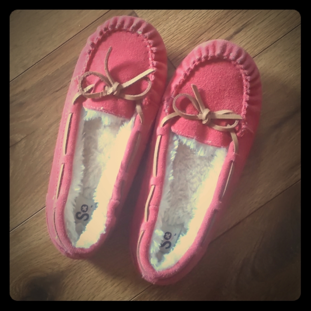 SO moccasin slippers